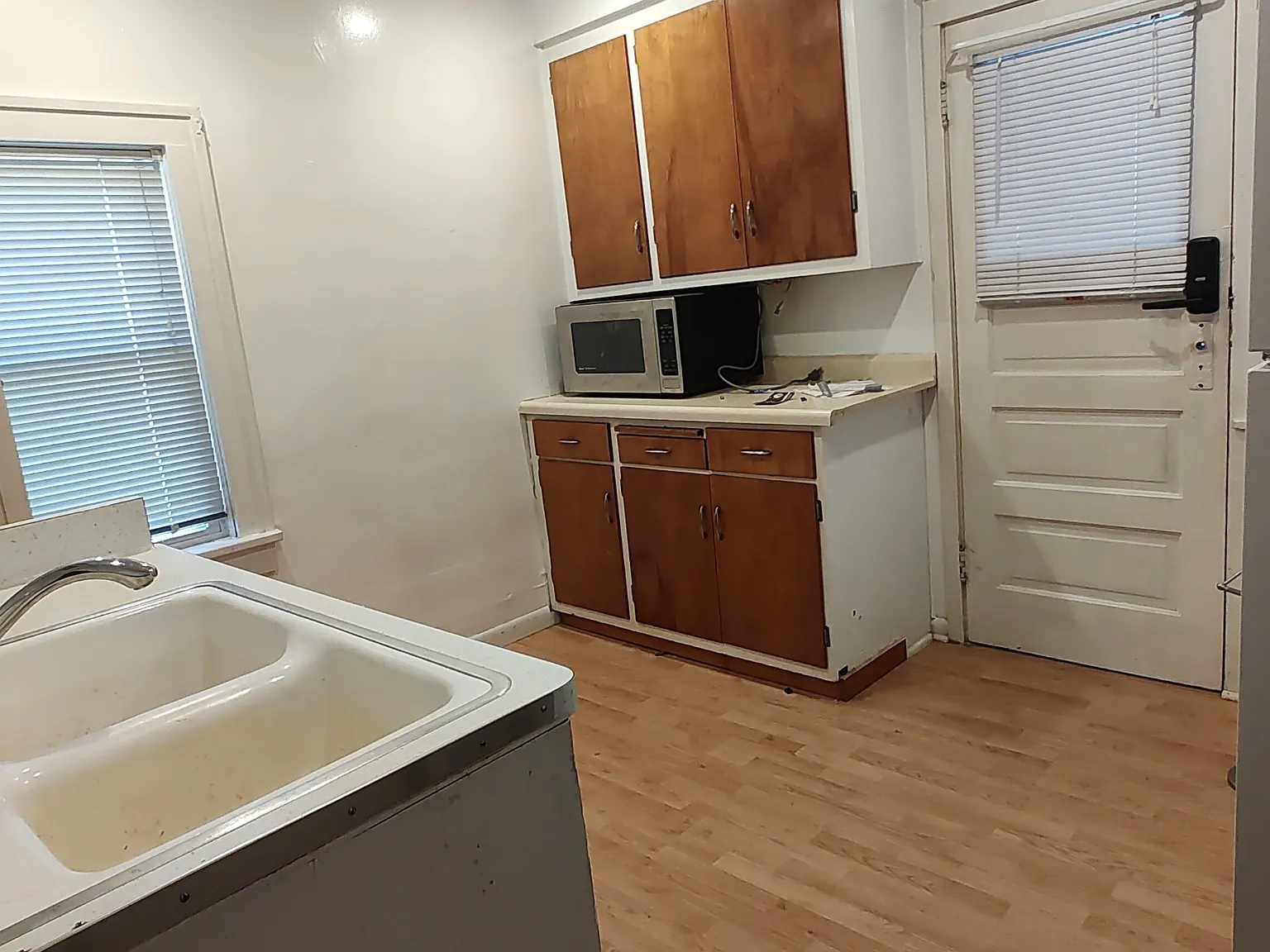 1021 Walton Avenue - 2 — Photo 2