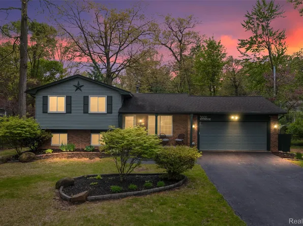 3600 Woodview Ave, West Bloomfield, MI 48324