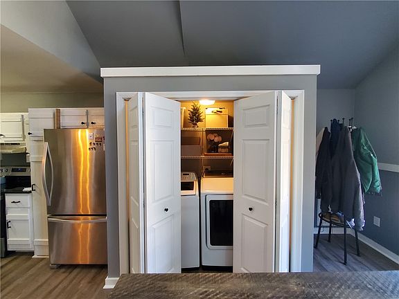 5th image of 419 Wood Rd