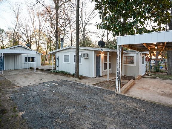 4th image of 304 Live Oak Ln