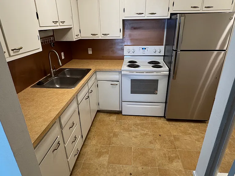 2059 N 250 W #3 — Photo 4