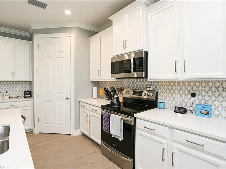 16579 Crescent Beach Way — Photo 28
