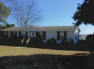 250 Kings Landing Ct, Hampstead, NC 28443