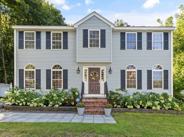 5 Clifford Ter, Woburn, MA 01801
