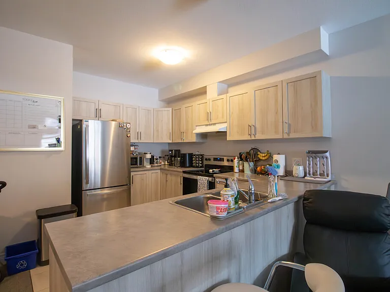 441 Viking St — Photo 3