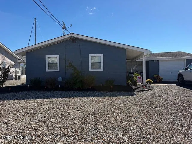3 bed, 1042 sqft, $3,500 — Photo 2