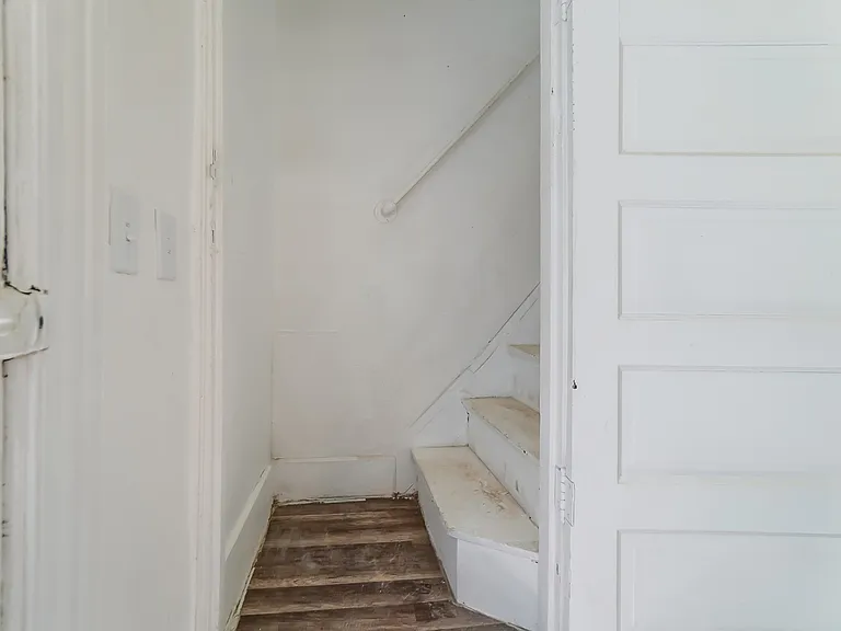 1768 Williams Ave — Photo 10