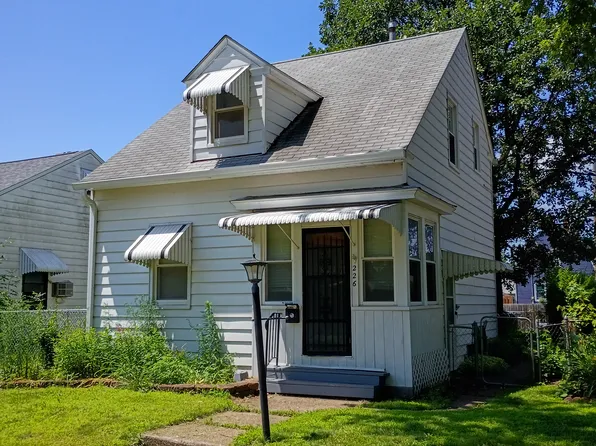 226 S Thornwood Ave, Davenport, IA 52802