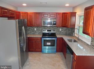 111 Plumtree Ln, Willingboro, NJ