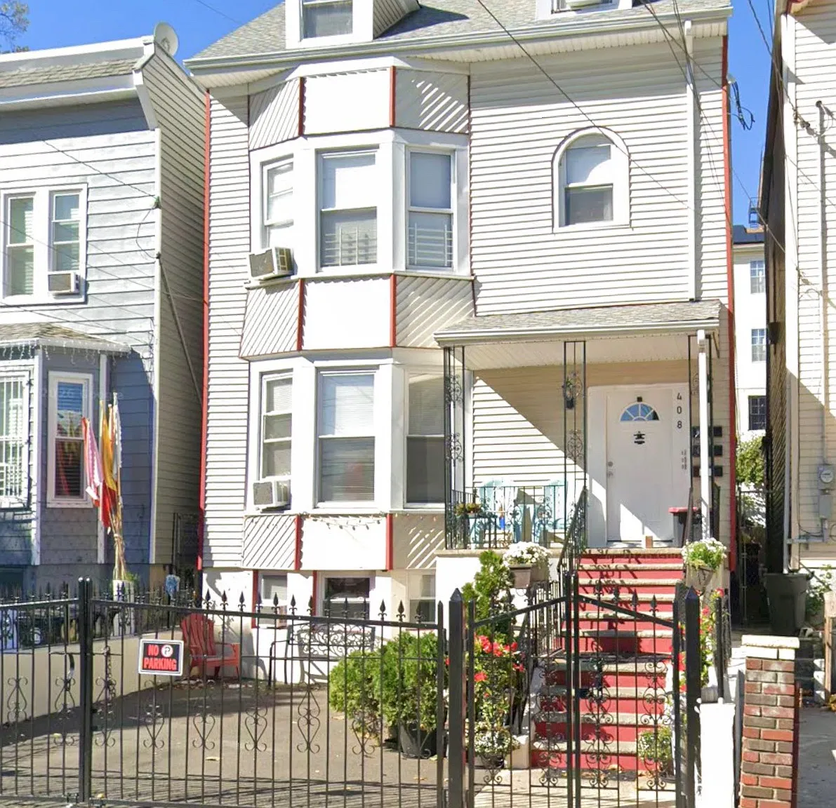 3 bed, $2,150 — Photo 1