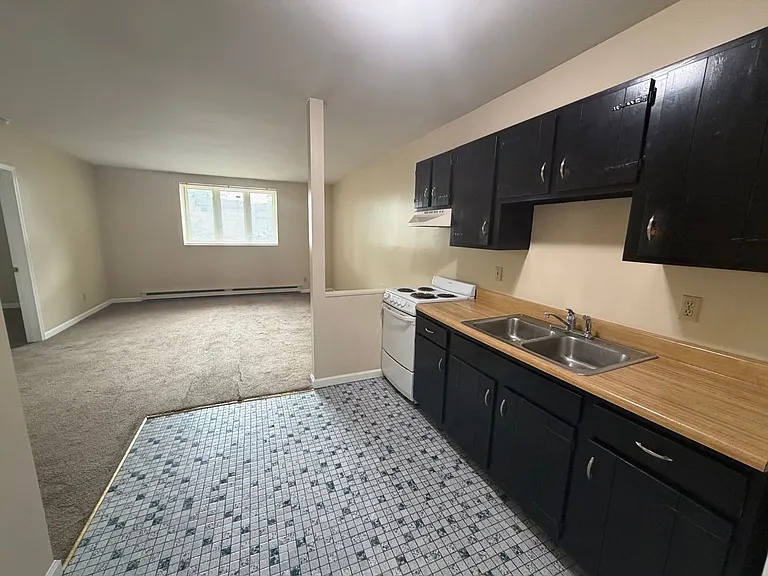 3116 Court Street — Photo 7