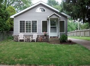 8736 Maplewood Ave, Clarkston, MI 48348