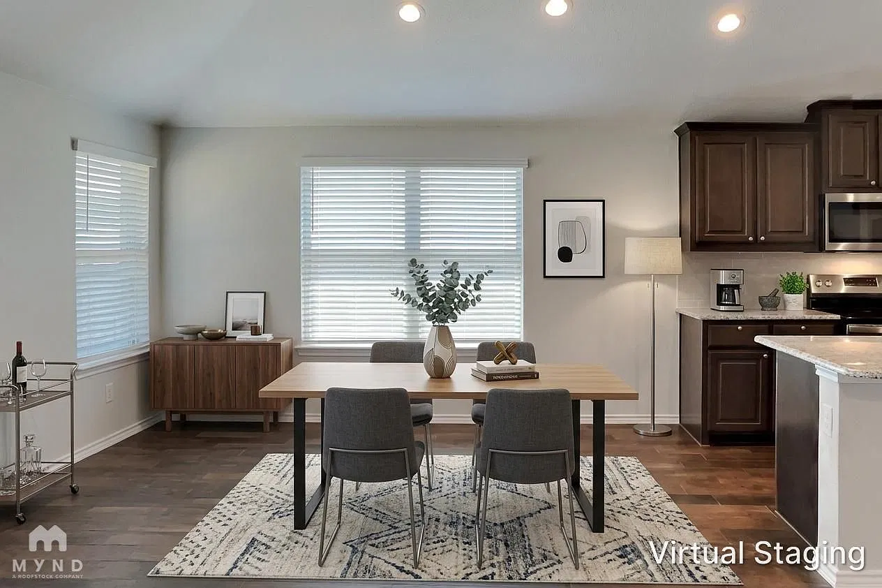 3 bed, 2.0 bath, 1620 sqft, $2,325 — Photo 3