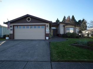 133 Village Dr, Cottage Grove, OR 97424