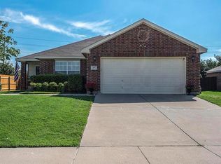 207 Gayleh Ln, Waxahachie, TX 75165