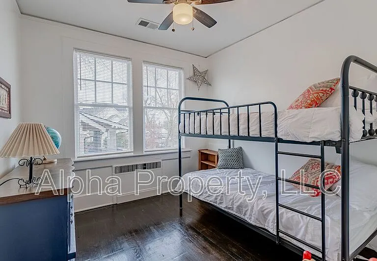 710 Augusta St — Photo 17