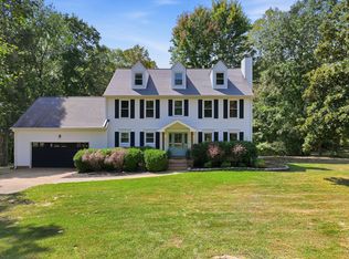555 Beech Grove Way, Burns, TN 37029