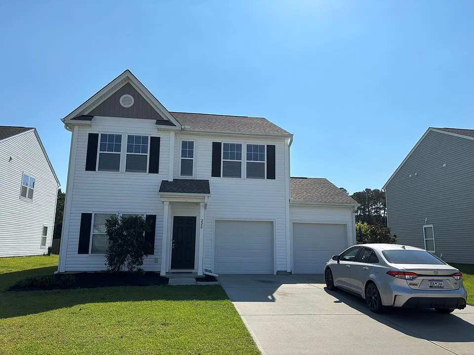 220 Foxcroft Ln
