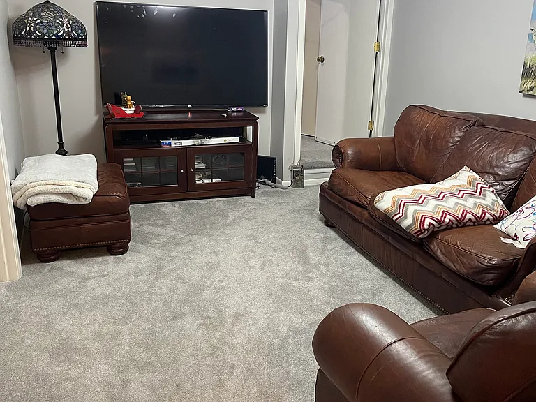 1715 Merrimac Ln N #B — Photo 13