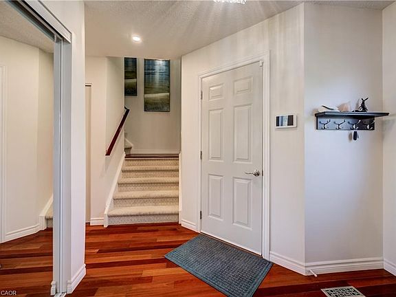 5th image of 375 Kingscourt Dr #35