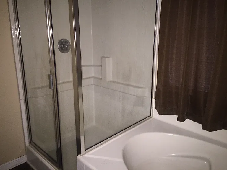 818 Bentley Dr — Photo 8
