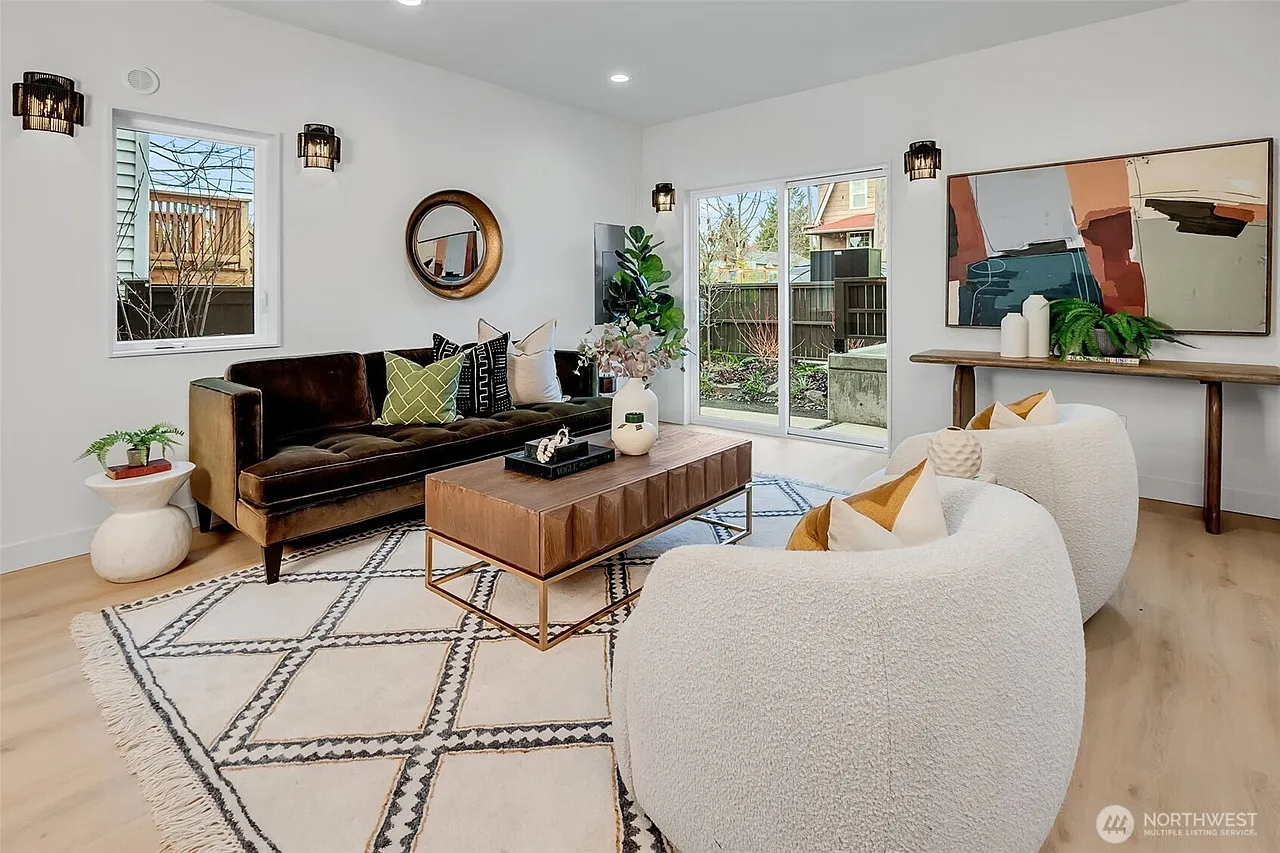 3 bed, 2.5 bath, 1837 sqft, $4,500 — Photo 4