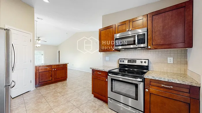 8107 S 5th Ave — Photo 9