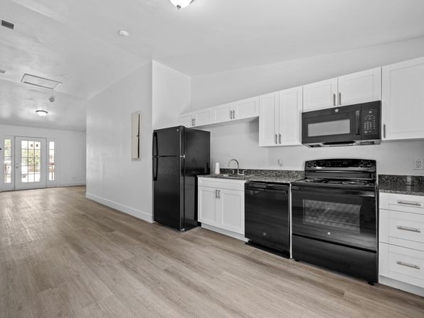 2270 Magnolia Cir #1