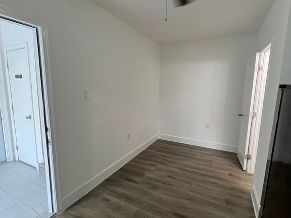 5th image of 1012 SW 4th St APT 6