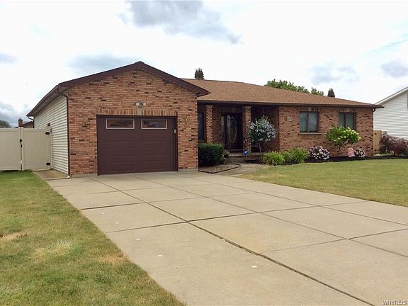 2nd image of 8025 Cherry Ln