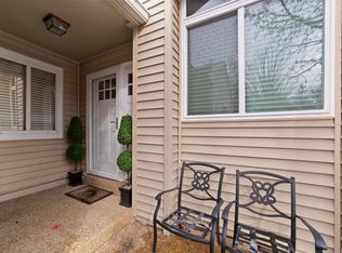 716 Ridgeview Circle Ln, Ballwin, MO 63021