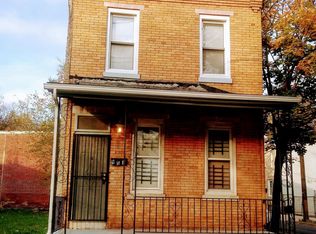 951 9th St, Camden, NJ 08103