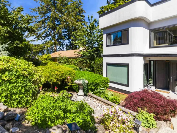 212 Sea Ave N, Burnaby, BC V5B 1K5