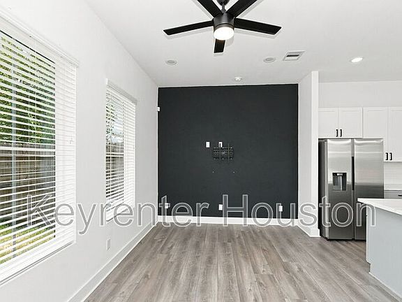 4th image of 2908 Stevens St