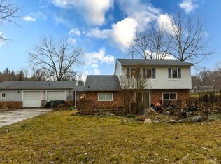 710 Hemingway Rd, Lake Orion, MI 48362