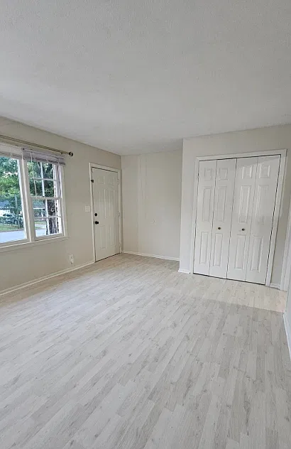 4 bed, 1.5 bath, 1266 sqft, $1,550 — Photo 2