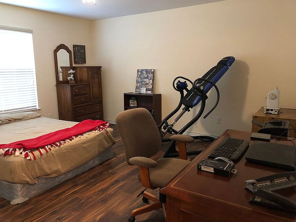 1st image of 15322 Simmons Ln