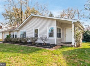 818 Sugarland Run Dr, Sterling, VA