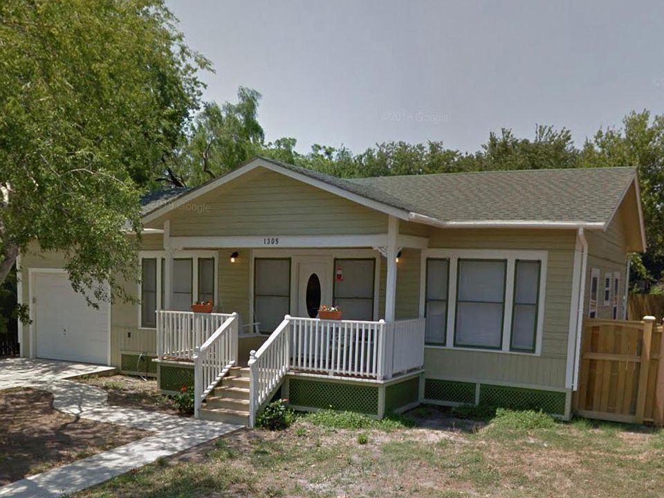 1305 N Harrison St, Beeville, TX 78102 Zillow