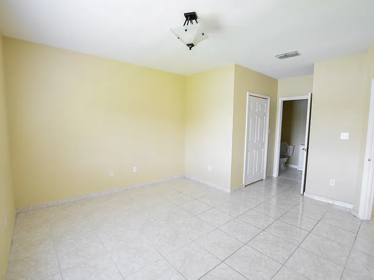 522 Villa Del Sol Cir #203 — Photo 10