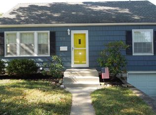 7518 Mackey St, Overland Park, KS 66204
