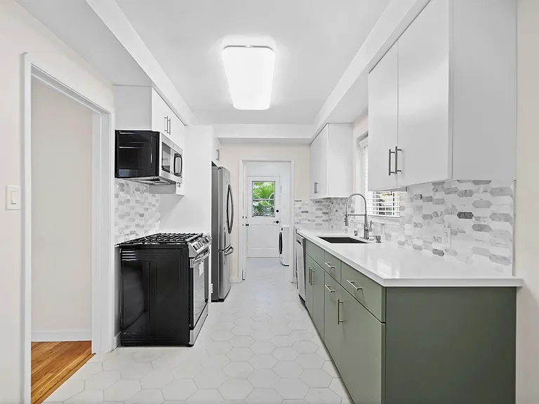 1826 W. Silverlake Dr — Photo 16