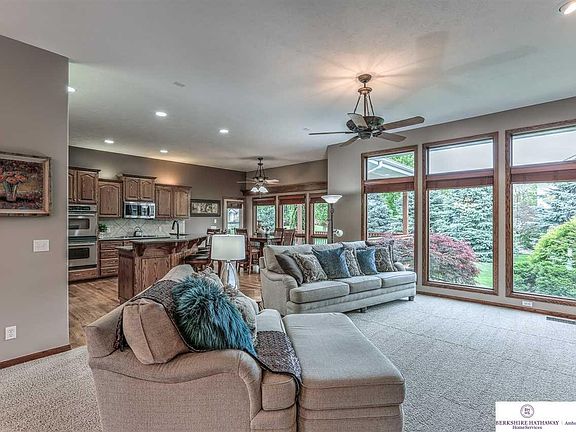 4th image of 10416 Hillcrest Dr