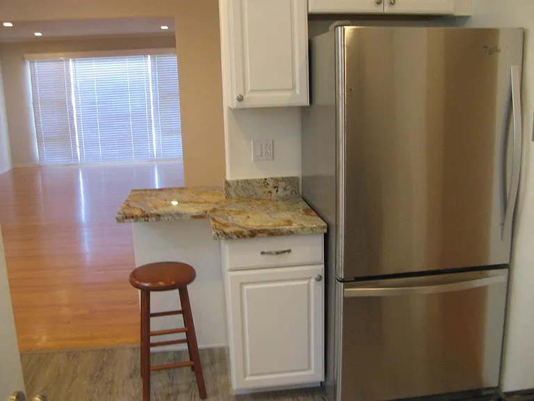 2433 Larkin St #1 — Photo 6