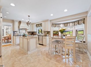 4 Dogwood Dr, Hillsborough, NJ 08844