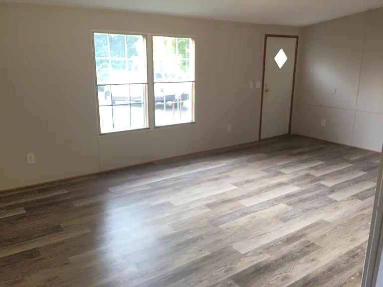 476 Sharpe St — Photo 16