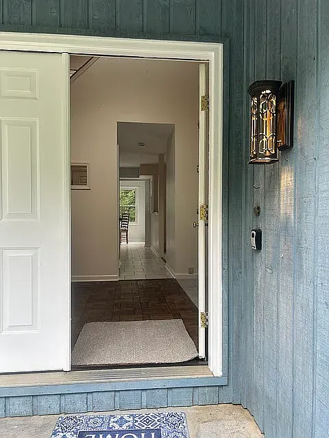4 bed, 2.5 bath, 2434 sqft, $2,500 — Photo 3