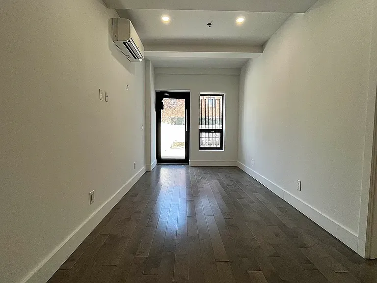 2113 5th Ave #1R — Photo 6