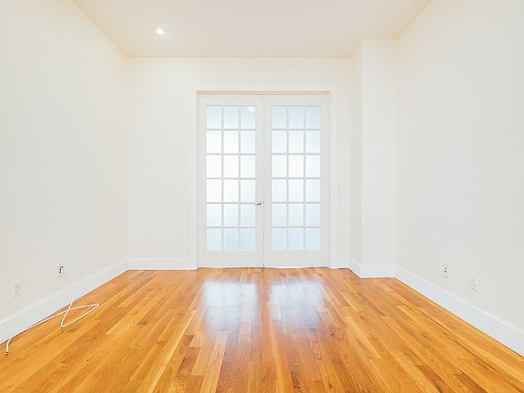 2nd image of 243 Irving Ave #2J