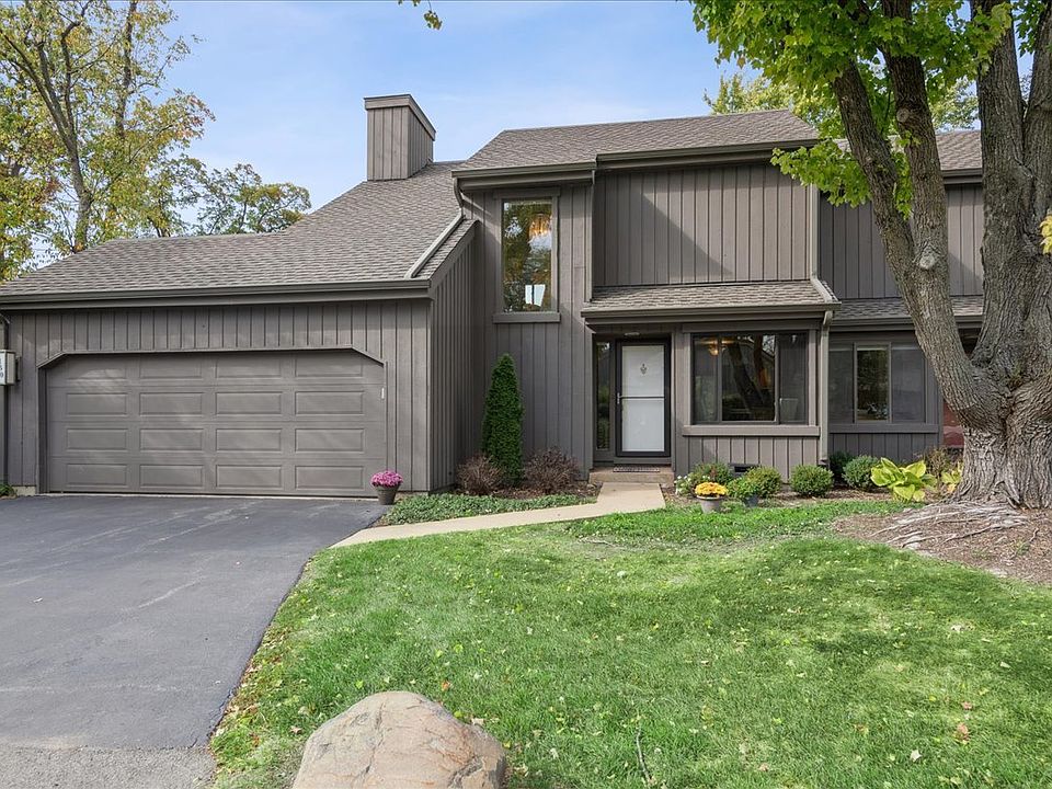 1st image of 450 Woodview Rd